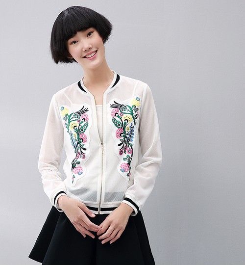  绣花圆领棒球服